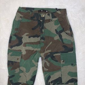 MISSGUIDED CAMO PANTS
